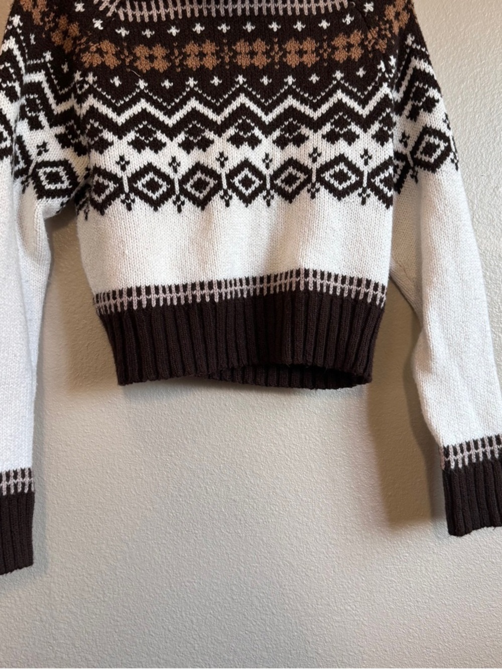 AMERICAN EAGLE Women’s Cream and Brown Fair Isle Turtleneck Sweater - Picture 3 of 6